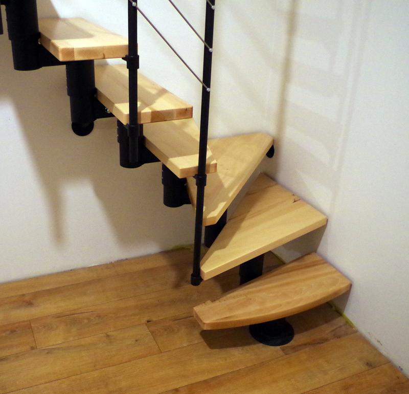 Bezpieczne wykonanie ostatniego stopnia schodów – praktyczny poradnik krok po kroku