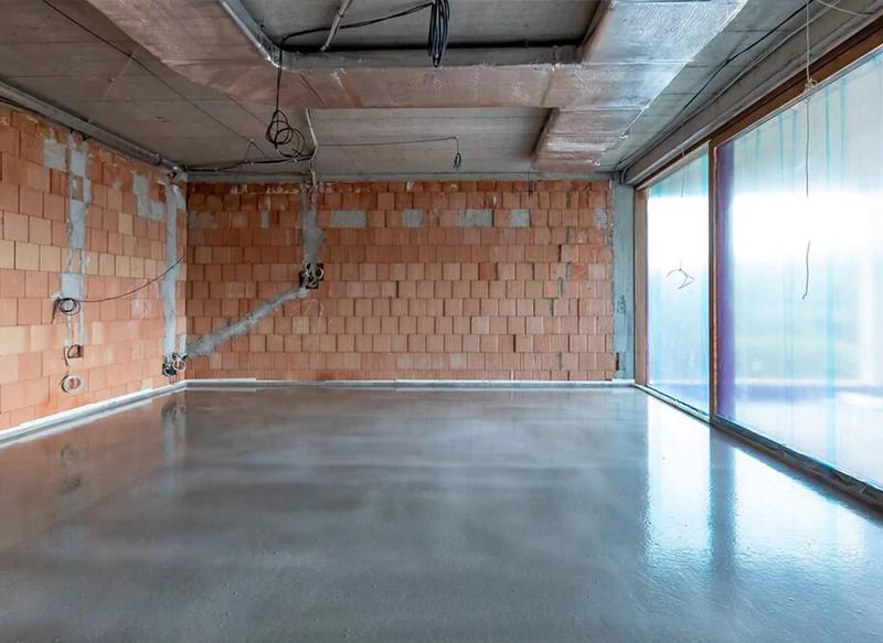 Jaki beton wybrać na posadkę w garażu? Odkryj kluczowe właściwości i klasy betonu