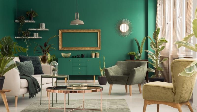 Zielone wnętrze w nowoczesnym stylu: Sztuczne trawy do domu jako idealne rozwiązanie