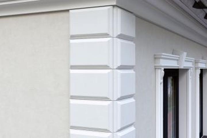 Elewacje z boniami pionowymi