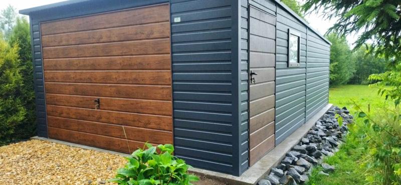 Estetyczne maskowanie garażu blaszanego