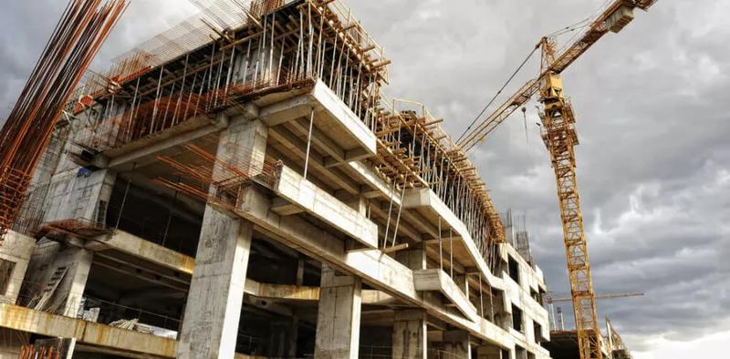 Jakie czynniki wpływają na koszt budowy 1m² biurowca?