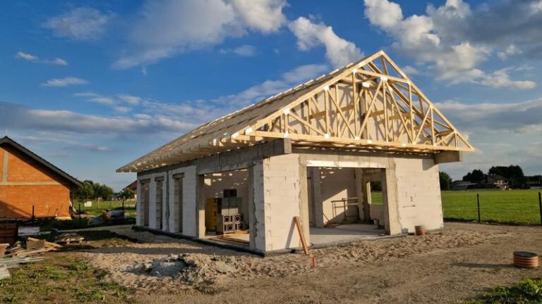 Jakie są aktualne koszty budowy domku parterowego? Kalkulacje i porady dla przyszłych inwestorów